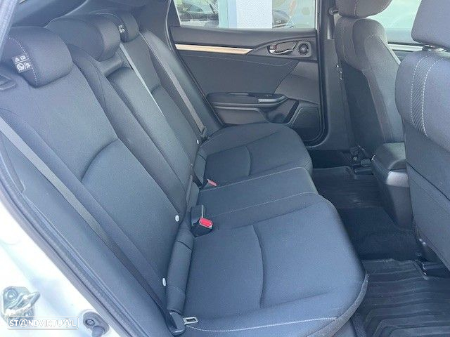 Honda Civic 1.0 i-VTEC Elegance CVT Navi - 19