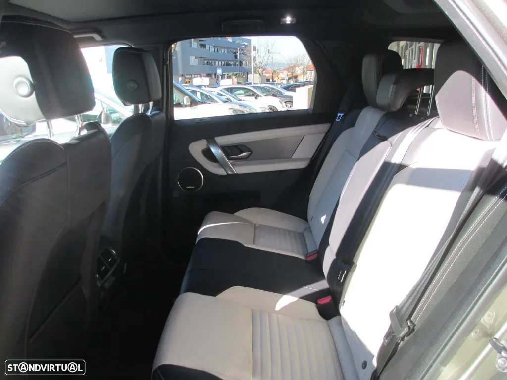 Land Rover Discovery Sport 1.5 I3 P300e AWD R-Dynamic S - 13