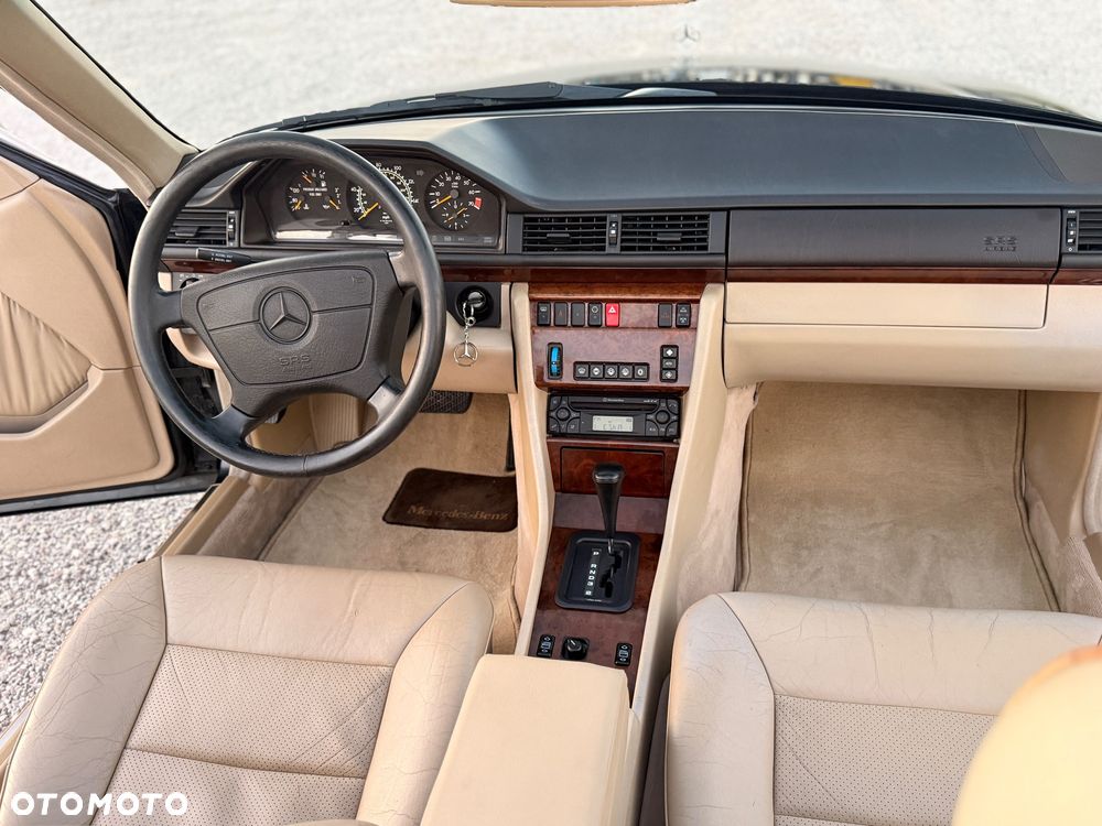 Mercedes-Benz Klasa E 320 - 36