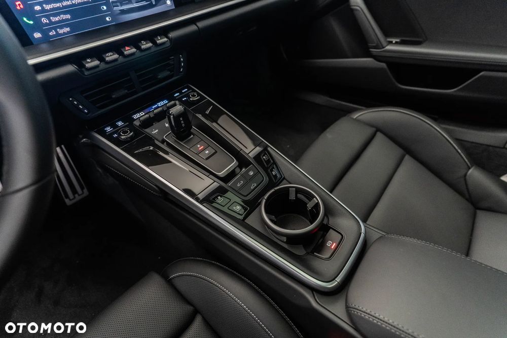 Porsche 911 Carrera 4S - 22