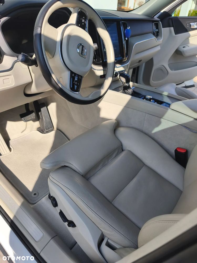 Volvo XC 60 D4 Inscription - 16