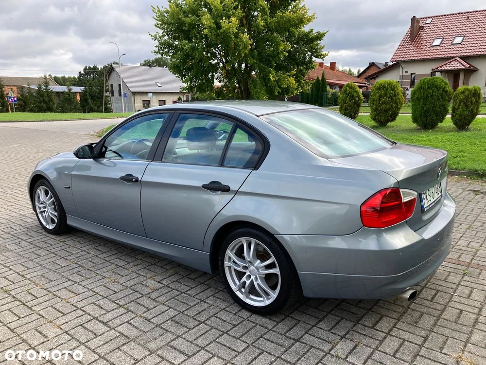 BMW Seria 3 320i - 5