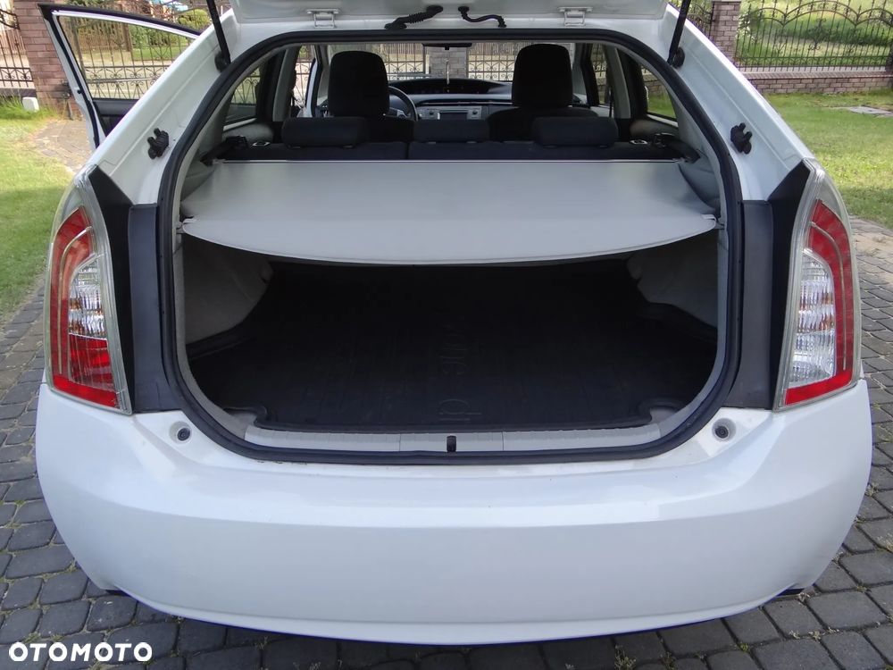Toyota Prius ver-1-8-hsd-prestige - 11
