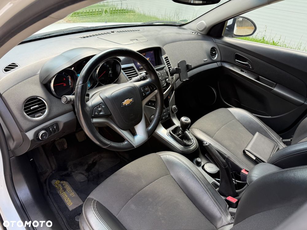 Chevrolet Cruze - 16