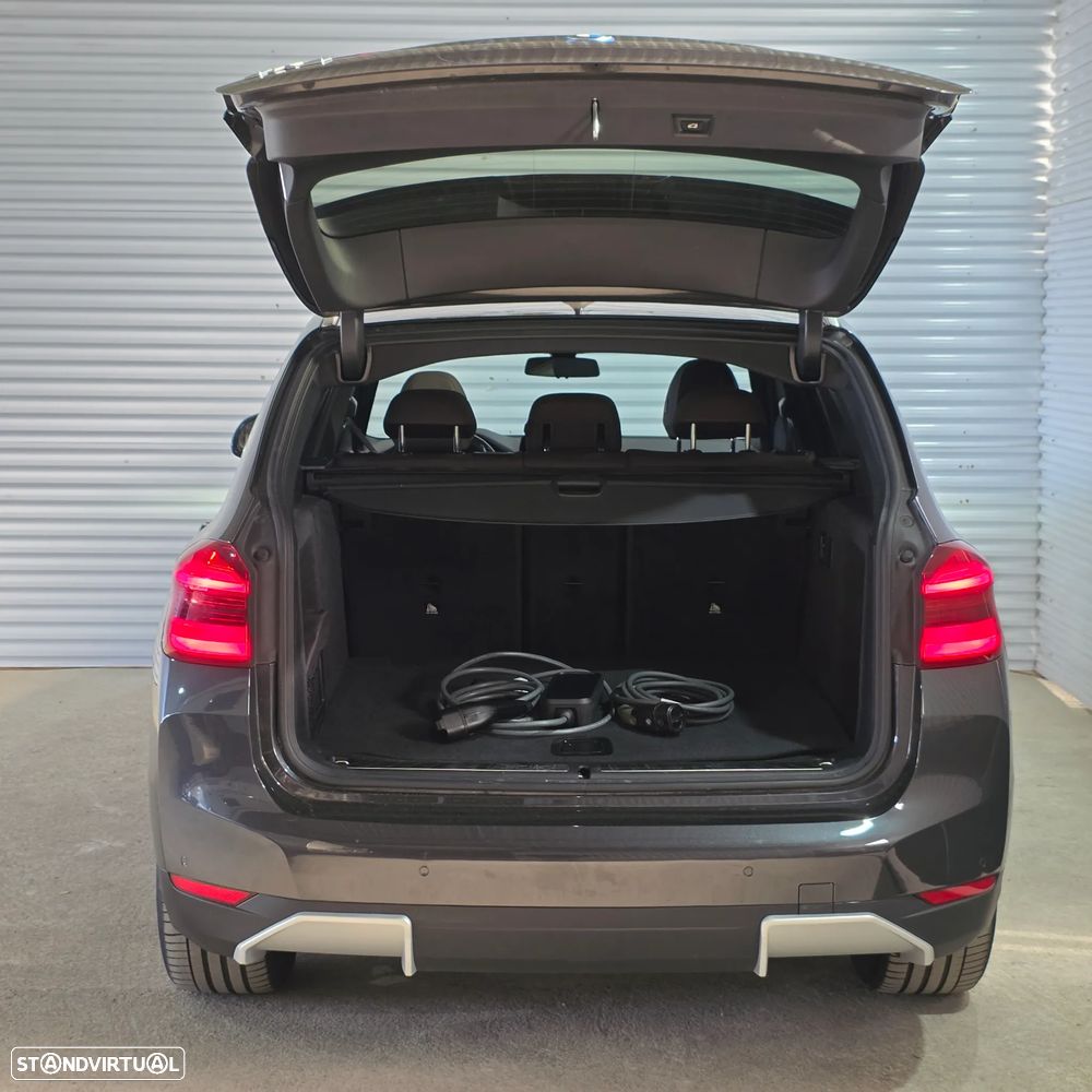 BMW iX3 Impressive - 8