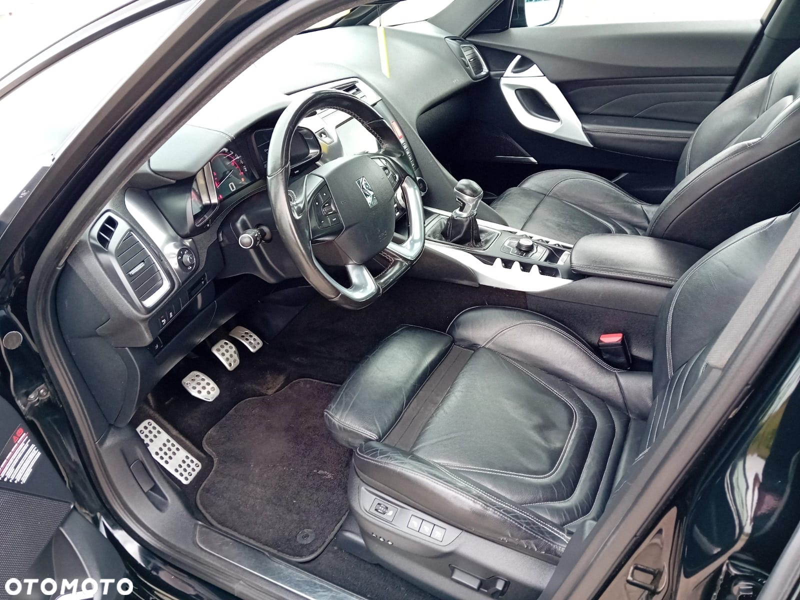 Citroën DS5 HDi 165 SportChic - 12