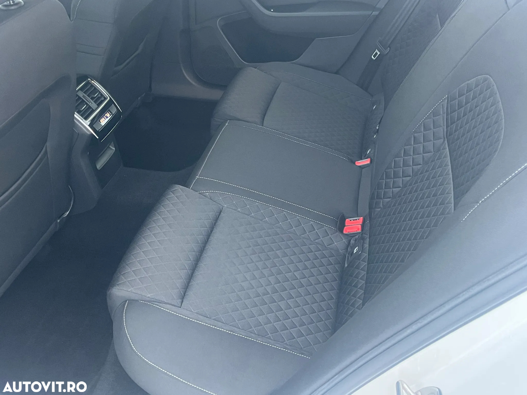 Skoda Superb 2.0 TDI DSG Ambition - 18