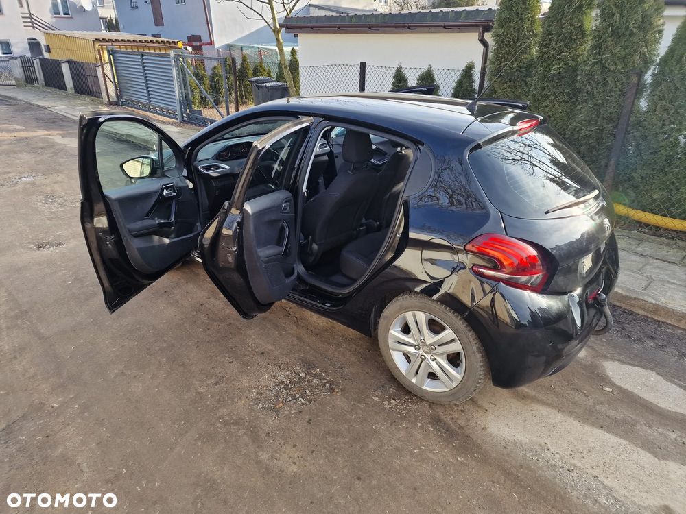 Peugeot 208 1.2 PureTech Style - 21