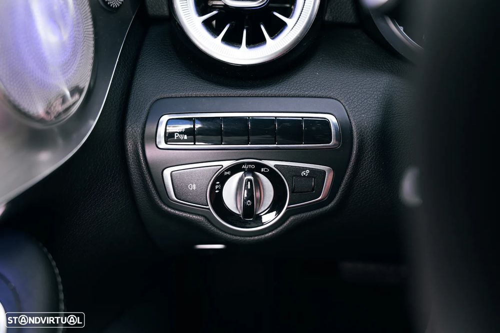 Mercedes-Benz C 63 AMG Standard - 33