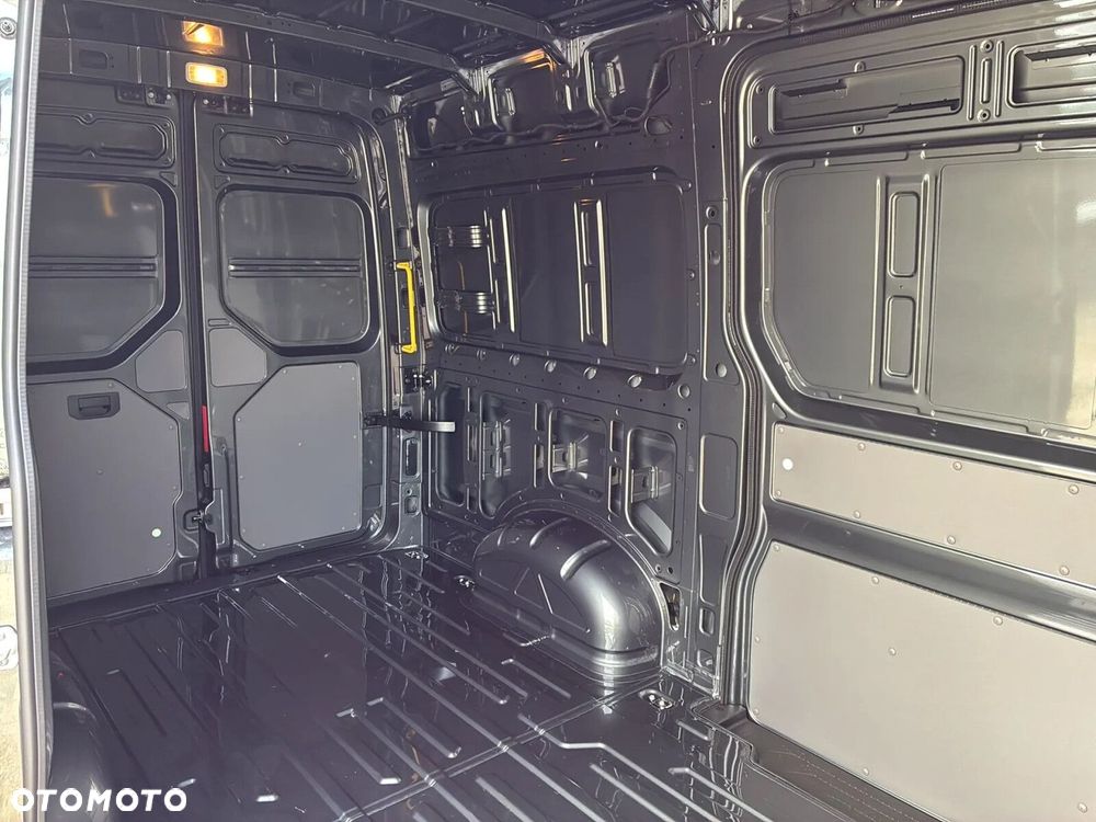 Volkswagen Crafter 35 Furgon AUTOMAT/L3H3, 2.0TDI 177KM, Wysoki dach, r.o. 3640 - 24