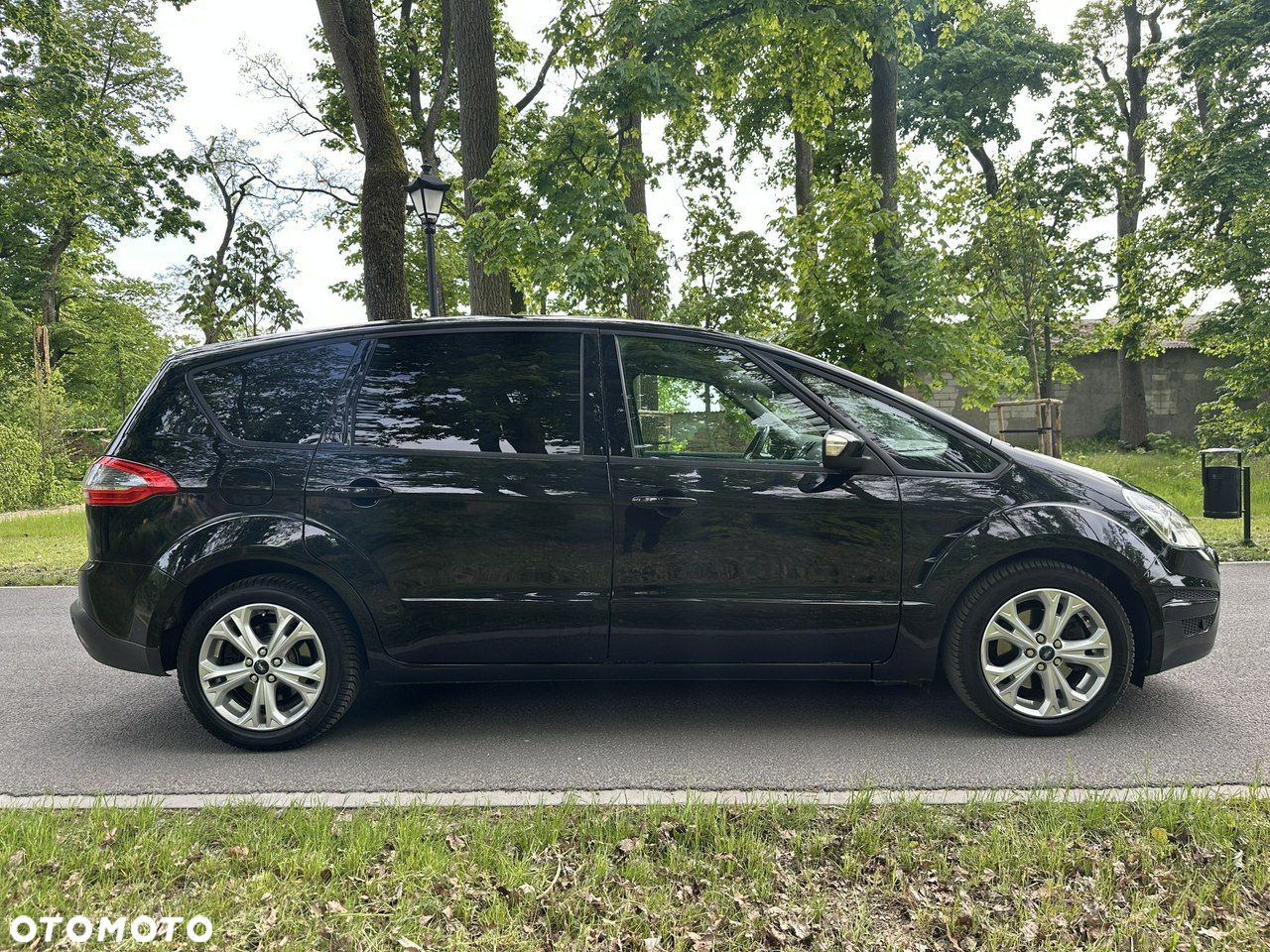 Ford S-Max - 11