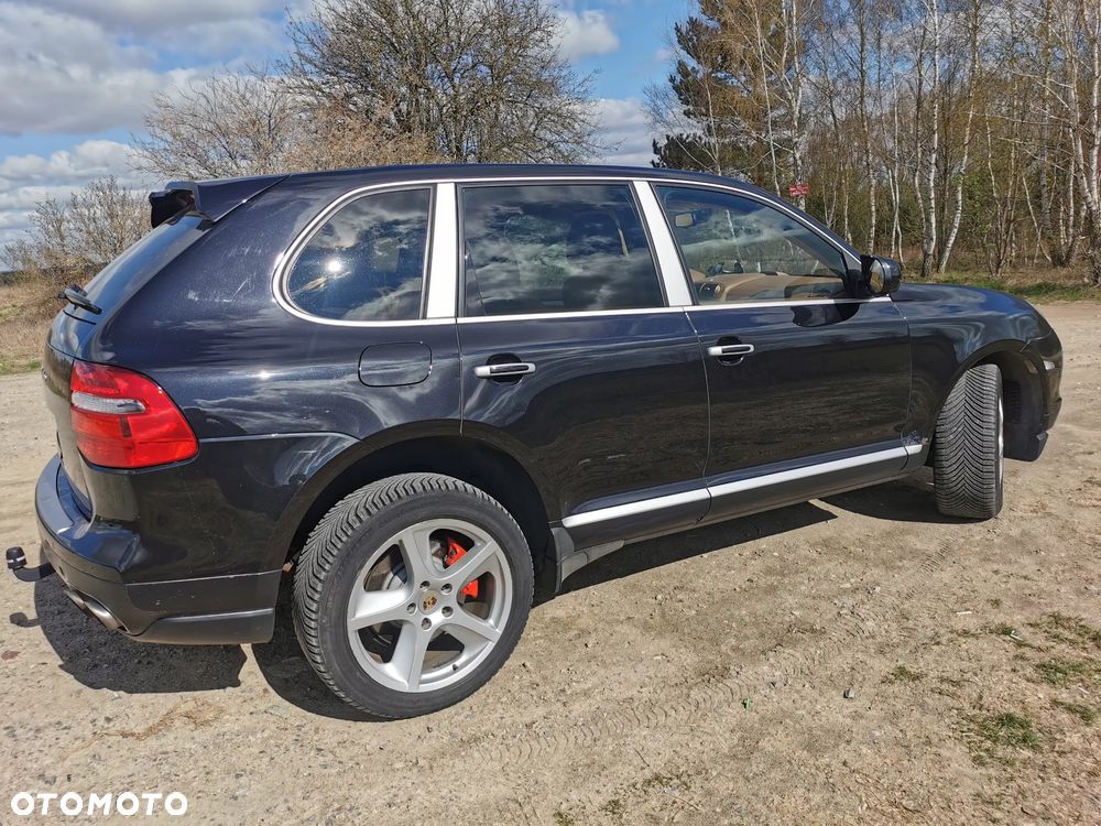Porsche Cayenne - 2