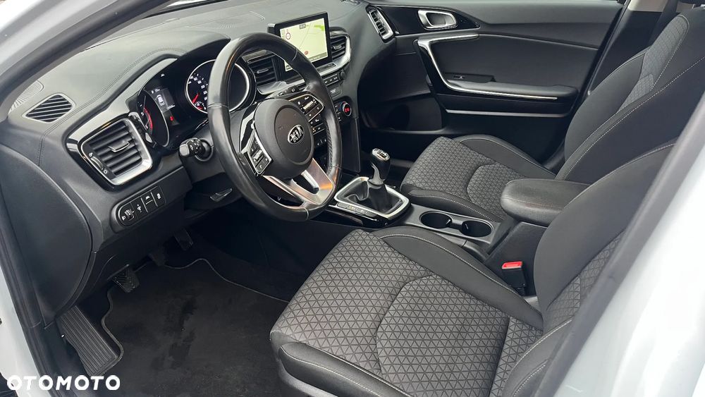 Kia Ceed 1.6 CRDi Vision - 9