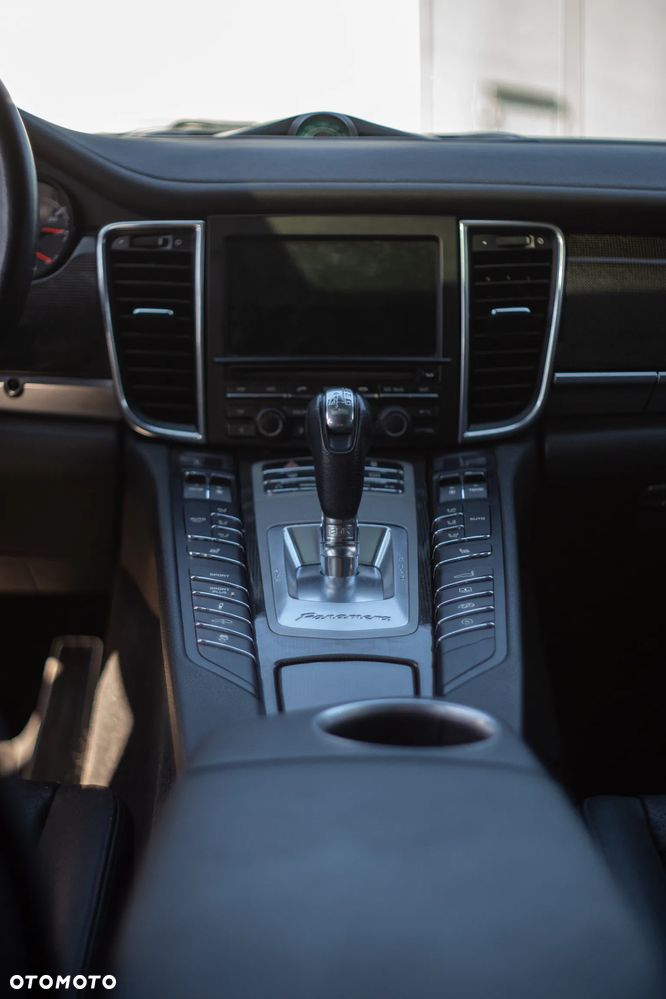Porsche Panamera 4S PDK - 8