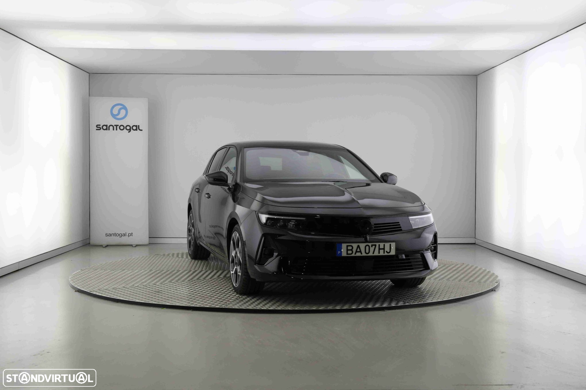 Opel Astra 1.2 T GS - 2