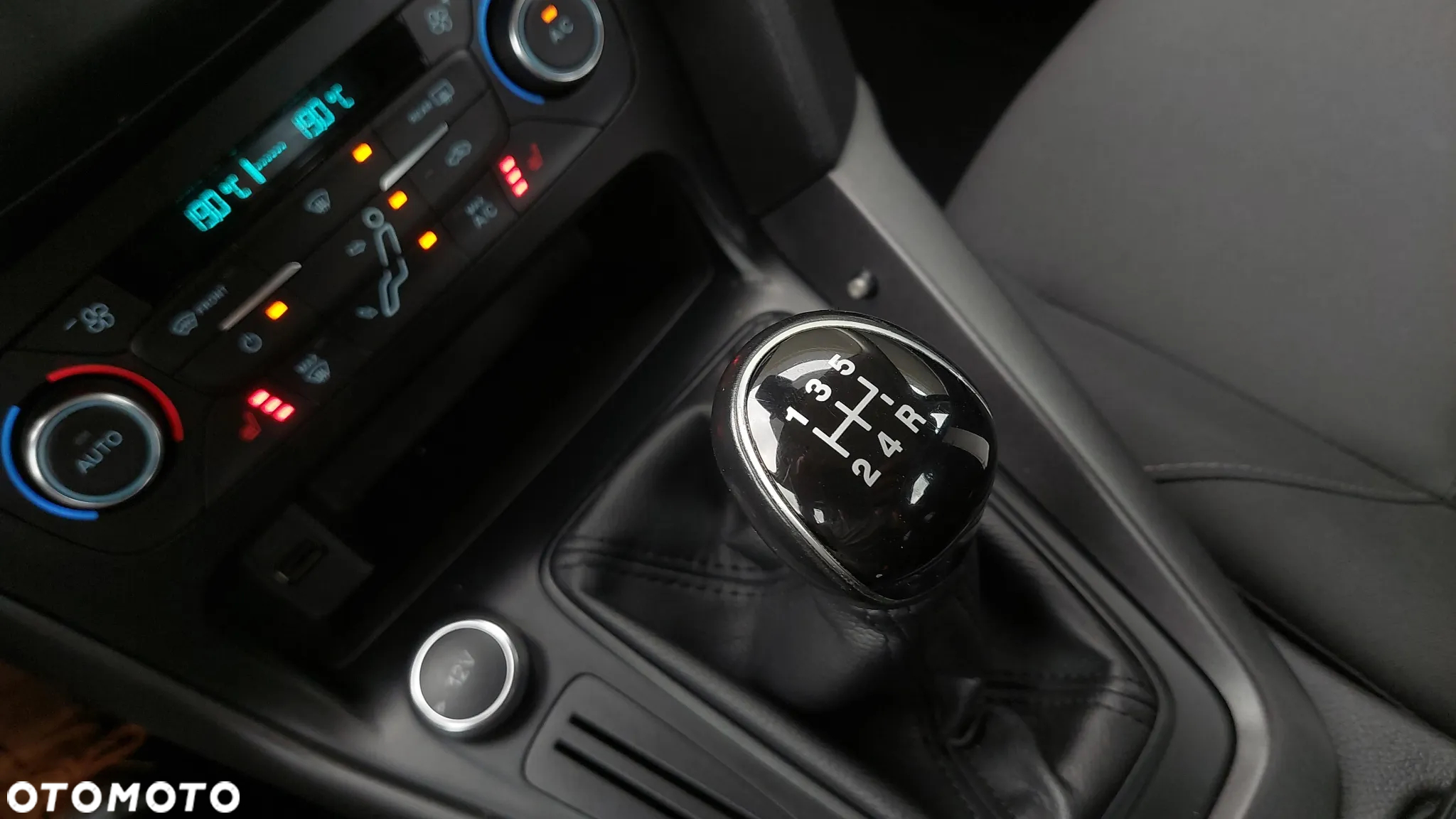 Ford Focus 1.6 Platinium X - 28