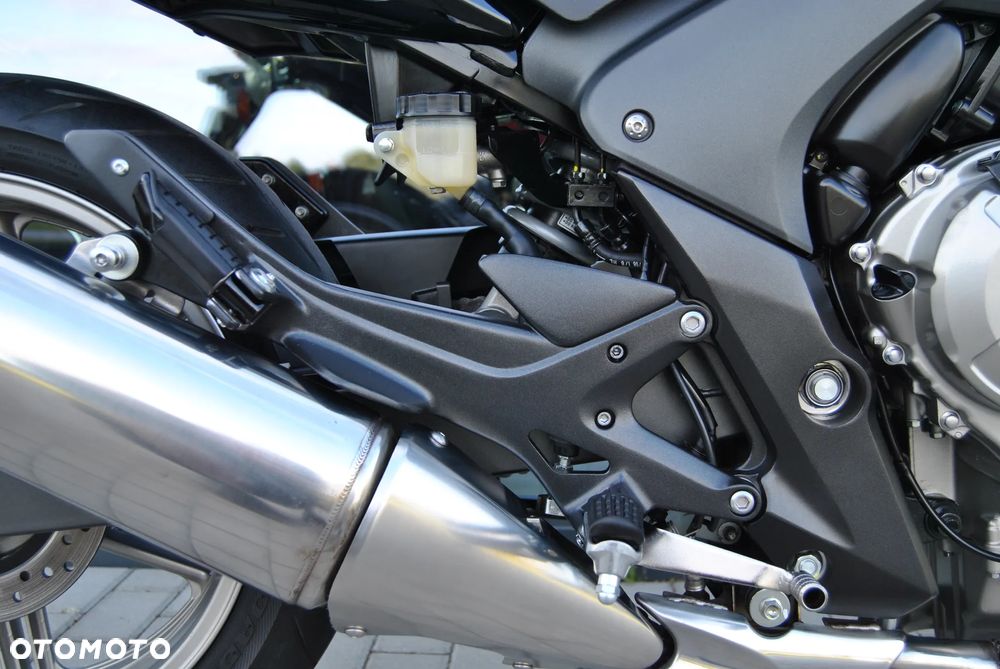 Honda CBF - 24