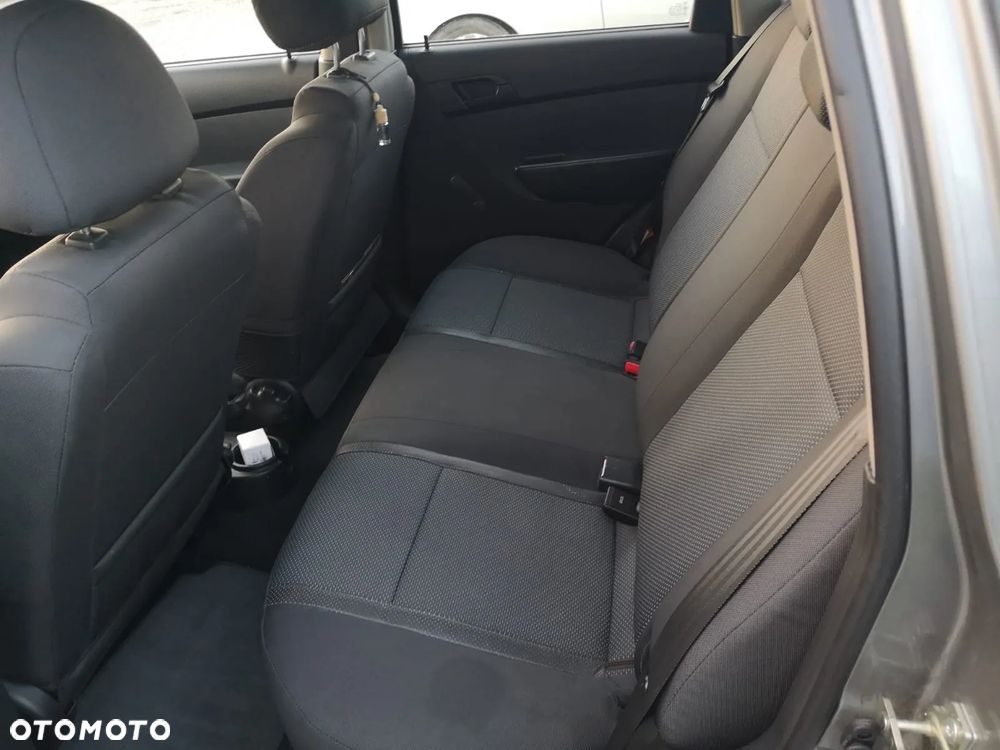 Chevrolet Aveo 1.2 16V Base - 11