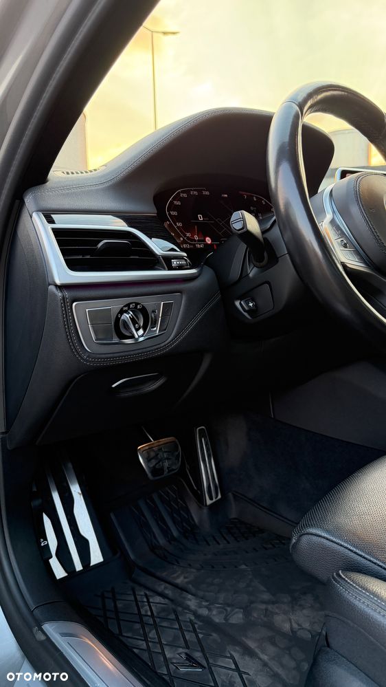 BMW Seria 7 740Li sport - 18