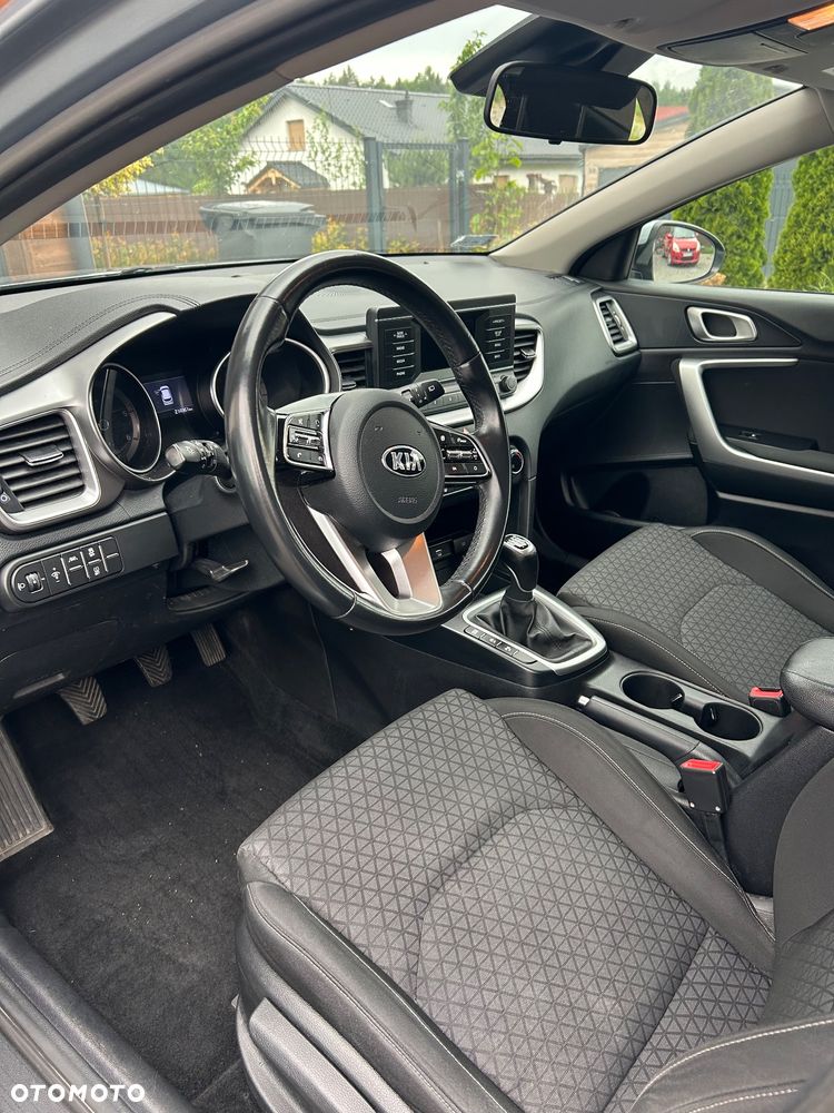 Kia Ceed 1.6 CRDi mHEV S - 11
