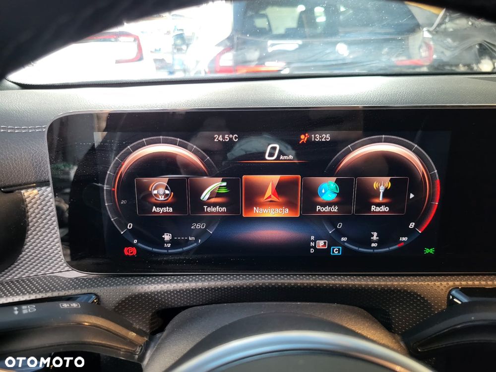 Mercedes-Benz CLA 180 7G-DCT Progressive Line Advanced - 31