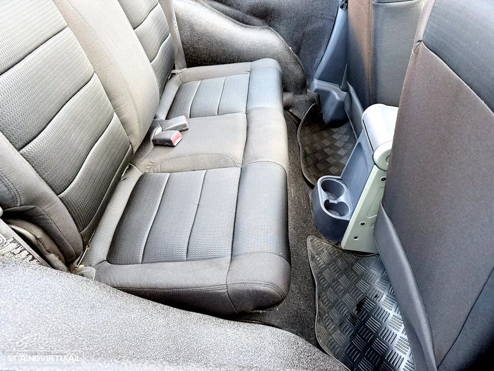 Jeep Wrangler 2.8 CRD ATX Sport - 27