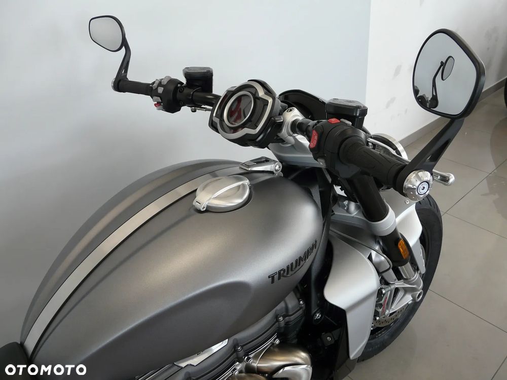 Triumph Rocket - 10