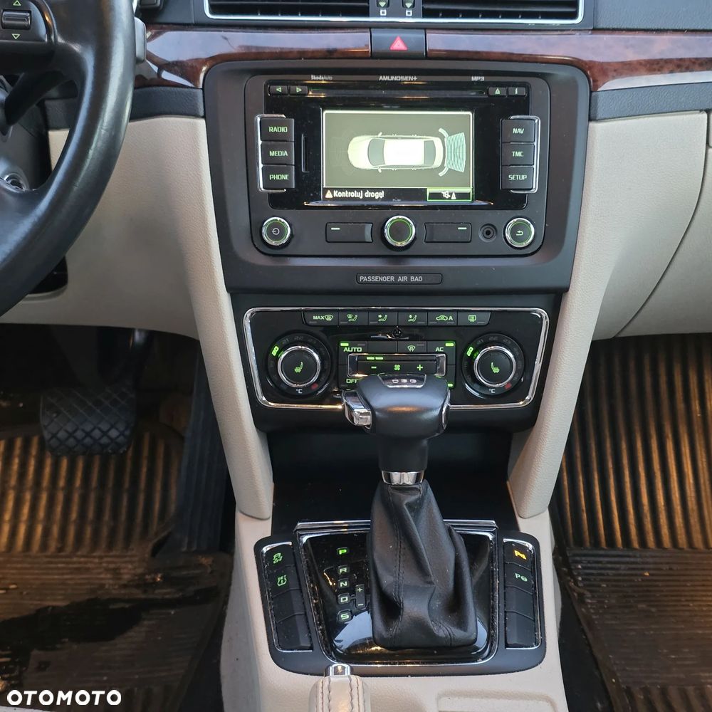 Skoda Superb 2.0 TSI Ambition DSG - 9
