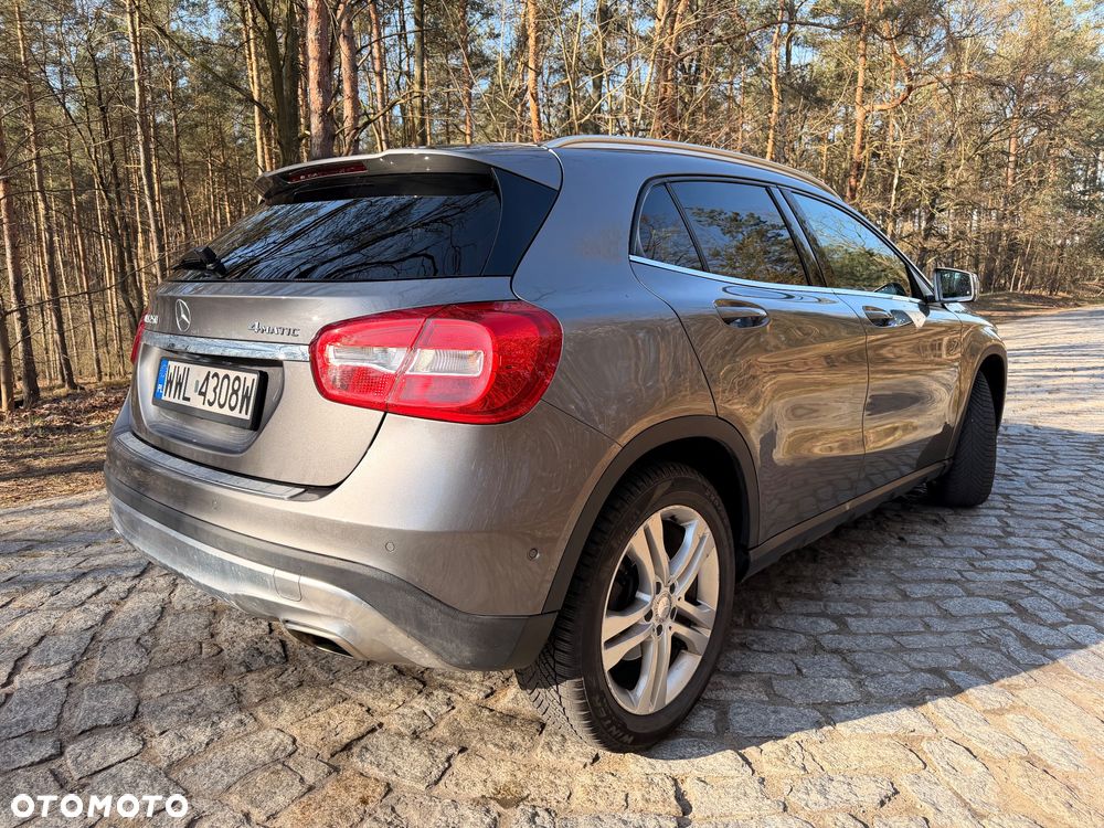 Mercedes-Benz GLA 250 4-Matic - 4