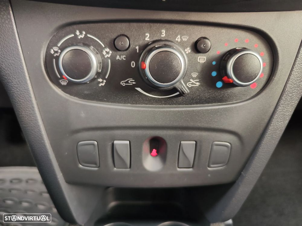 Dacia Logan MCV SCe 75 Access - 31