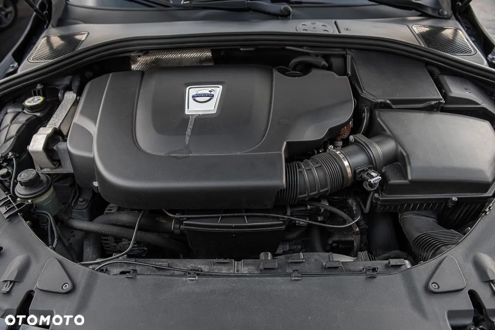 Volvo V60 D5 AWD Momentum - 35