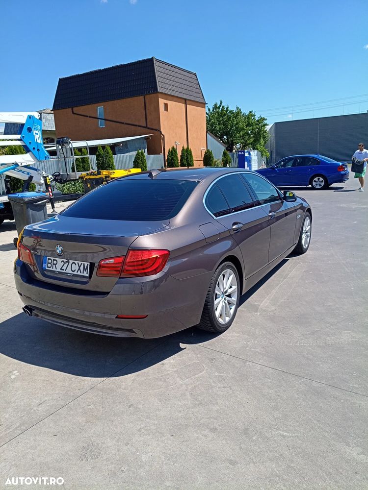 BMW Seria 5 525d xDrive - 6
