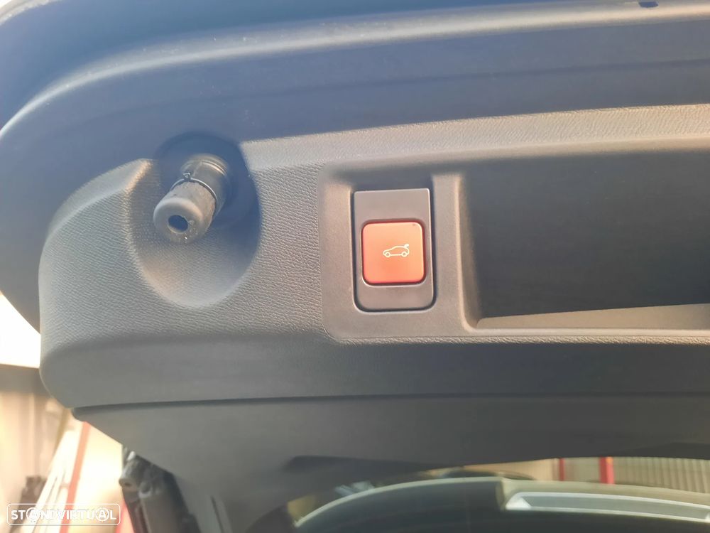 Peugeot 308 1.6 Hybrid GT Pack e-EAT8 - 49