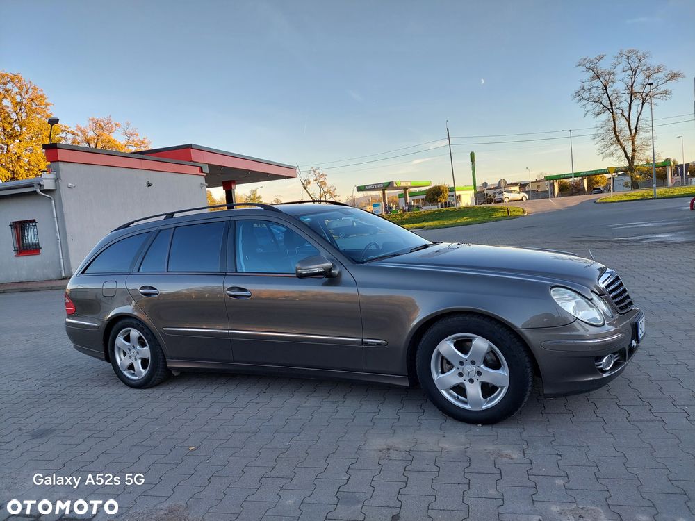 Mercedes-Benz Klasa E ver-220-t-cdi-dpf-blueefficiency-automatik-avantgarde - 4