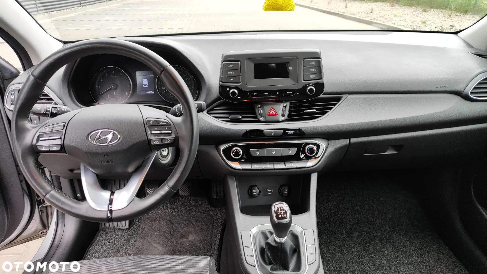 Hyundai i30 1.5 DPI Classic + - 12