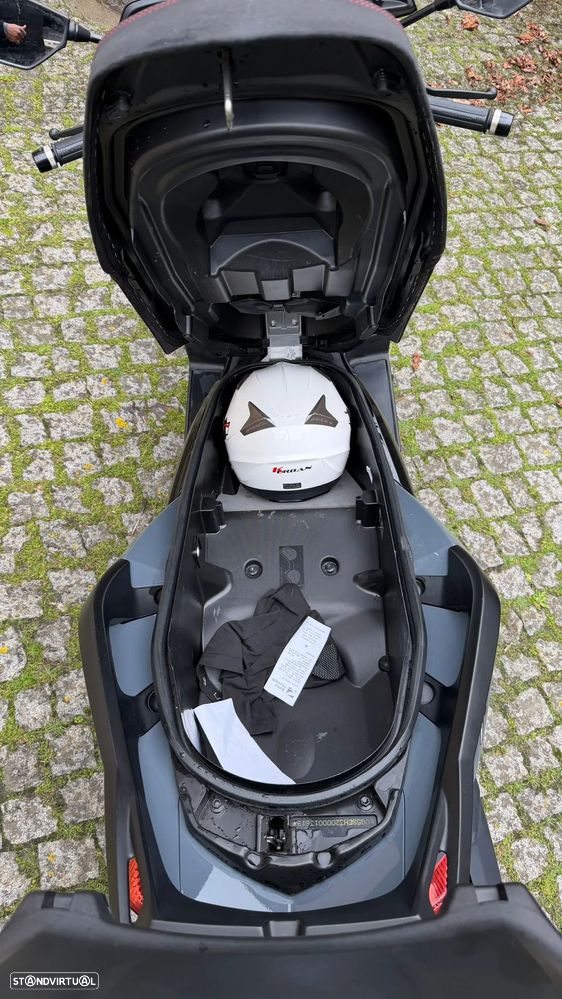 Yamaha X-Max Tech Max + Top case - 10