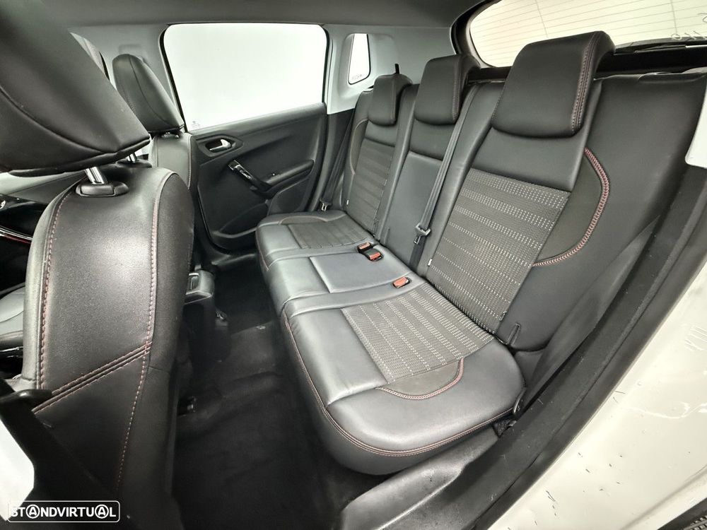 Peugeot 2008 1.2 PureTech GT Line - 11
