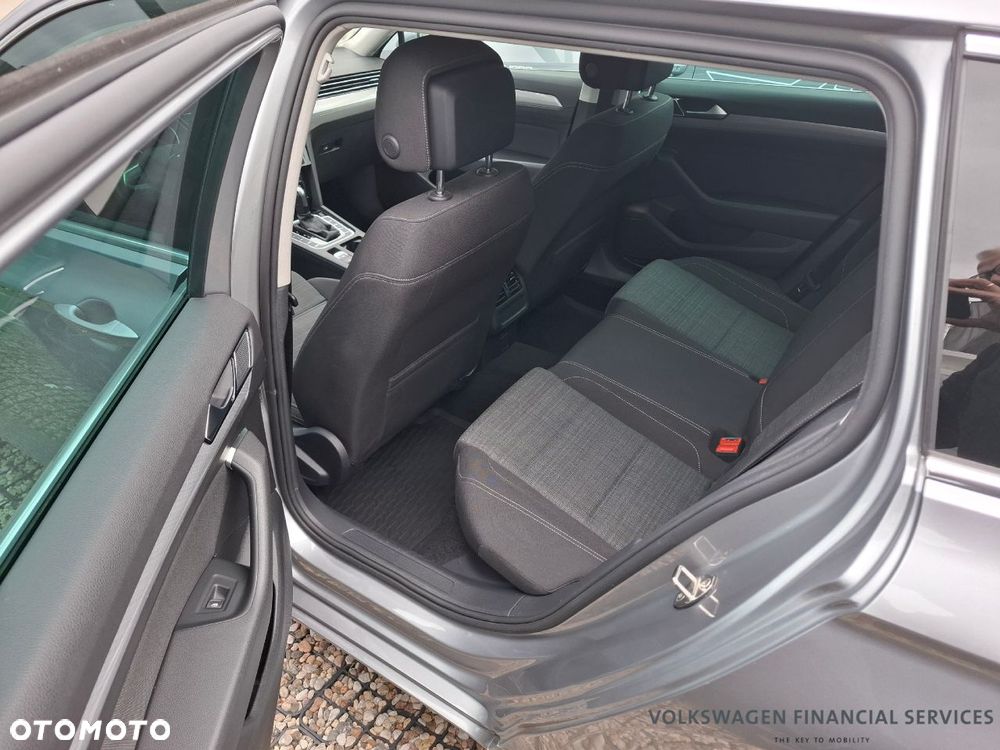Volkswagen Passat 2.0 TDI EVO Business DSG - 11
