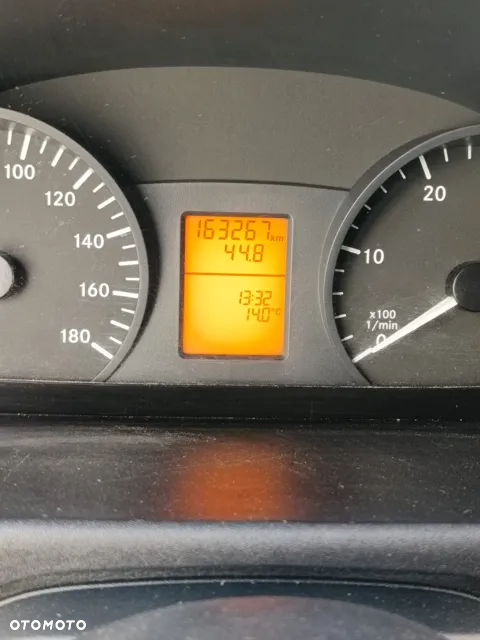 Mercedes-Benz Sprinter - 2