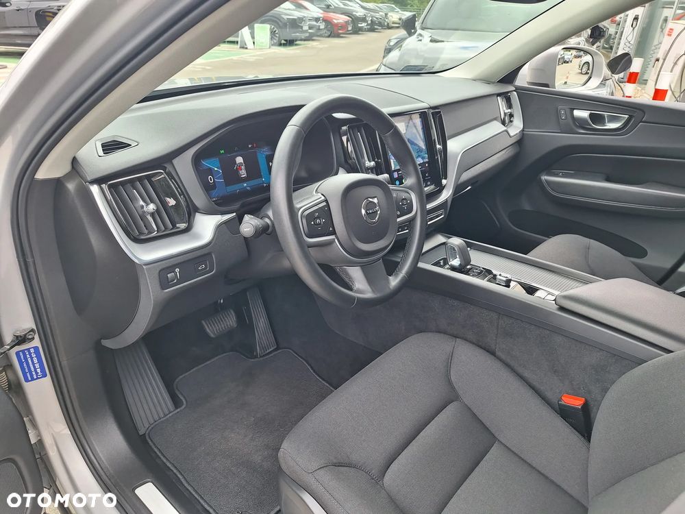 Volvo XC 60 B4 D Momentum - 12