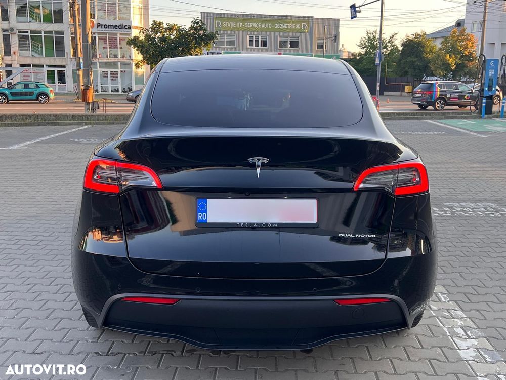 Tesla Model Y Long Range Dual Motor AWD - 5