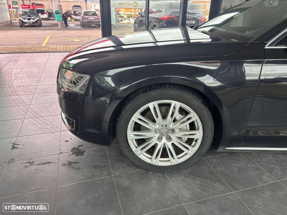 Audi A8 - 4