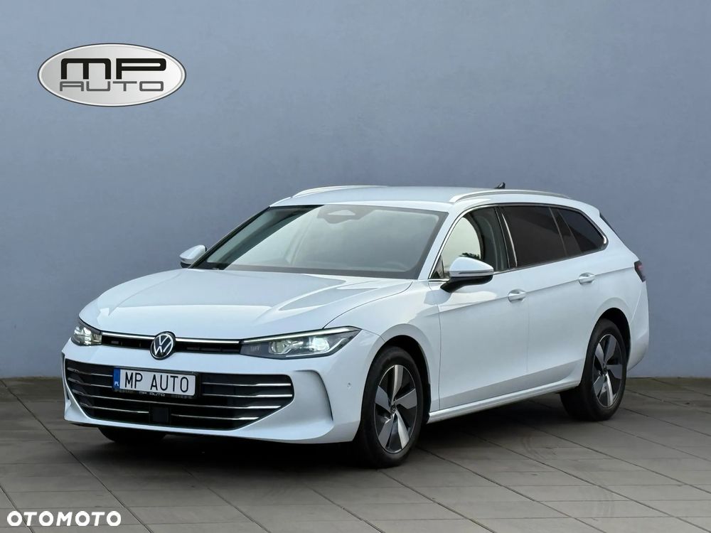 Volkswagen Passat - 1
