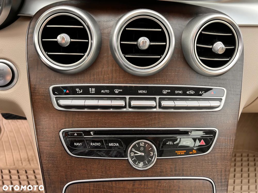 Mercedes-Benz Klasa C 200 4-Matic 7G-TRONIC - 29