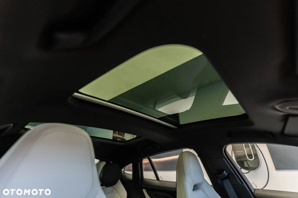 Porsche Panamera 4 E-Hybrid - 32