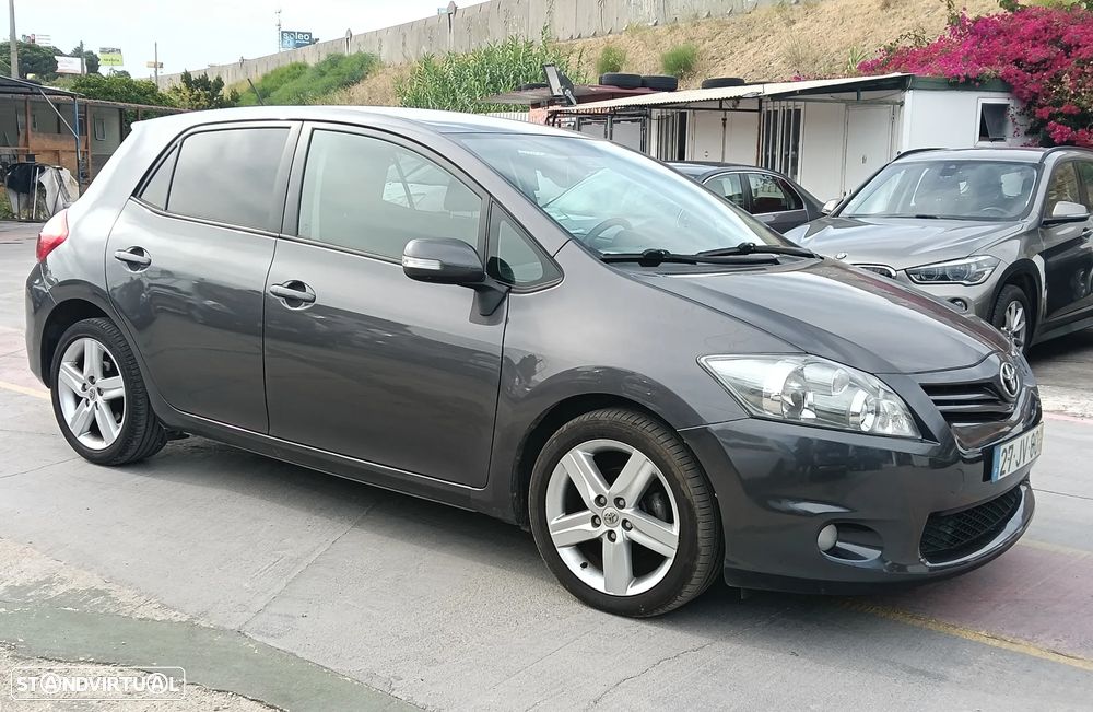 Toyota Auris 1.4 D-4D Sol - 2