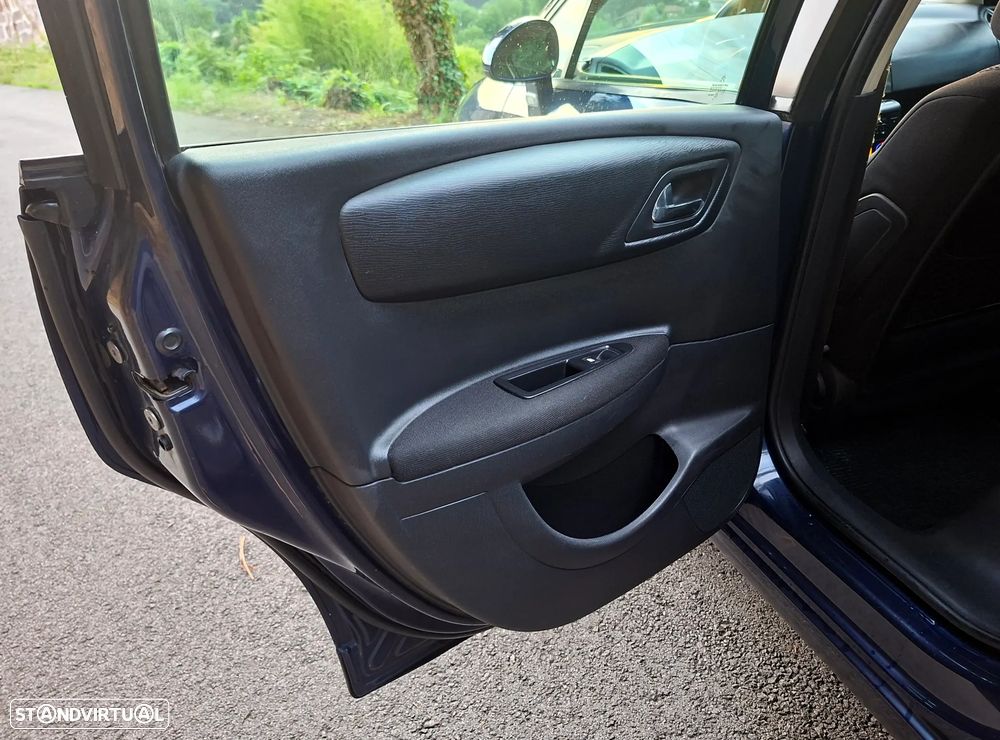 Citroën C4 1.6 HDi VTR Pack Airdream - 19