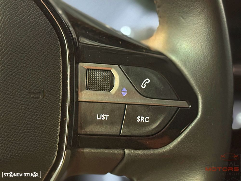 Peugeot 2008 1.2 PureTech Allure - 24