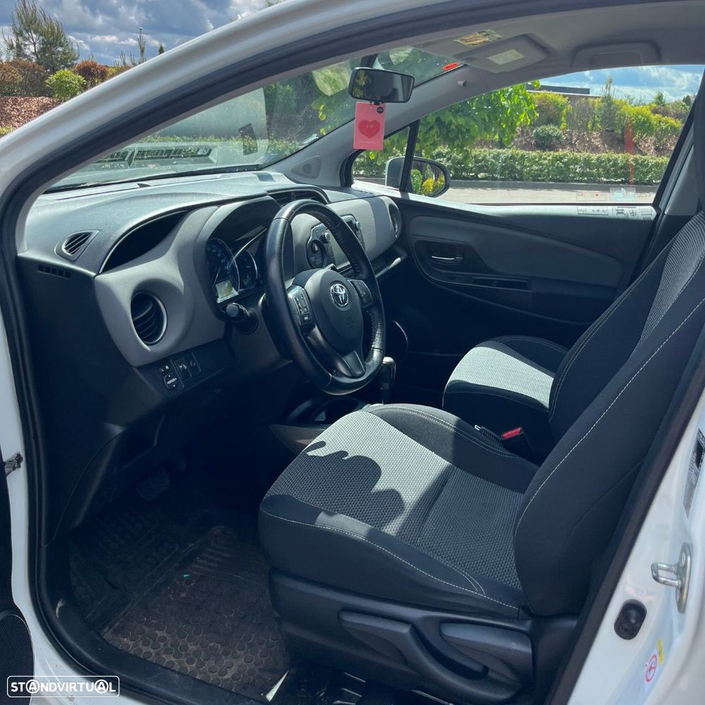 Toyota Yaris 1.5 HSD Comfort+Navi - 10