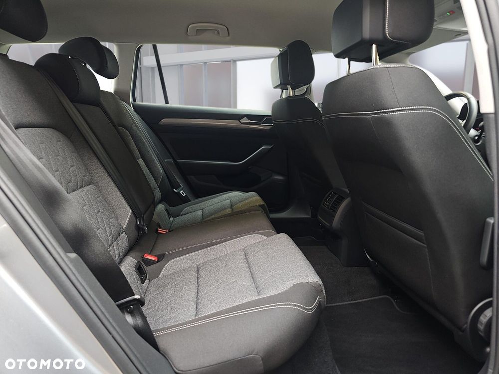 Volkswagen Passat Variant 2.0 TDI EVO Business DSG - 12